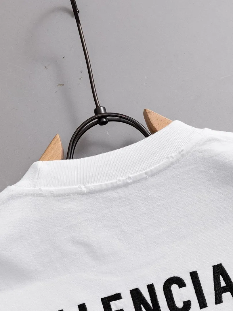 P100✨🔥 [balenciaga] 2026FW short-sleeved T-shirt Premium 26s double yarn 300g fabric embroidery process wash water spray Ma Jiu distressed color: wash water black wash water white wash water Khaki Size: S M L XL 2XL